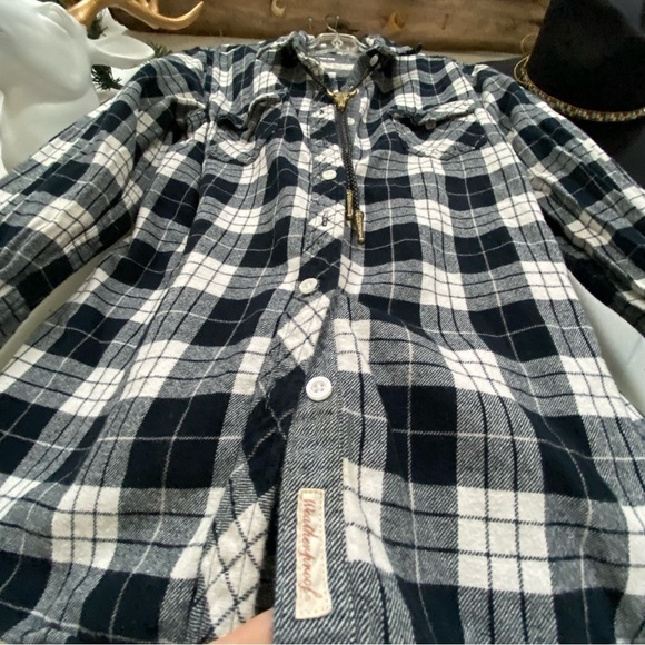 Western plaid flannel shirt w cabin cottage core resort country vibe - Picture 8 of 14